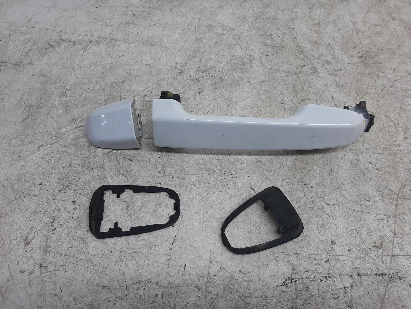 Toyota Yaris Mk3 (XP130) O/S Right Rear Exterior DOOR HANDLE 