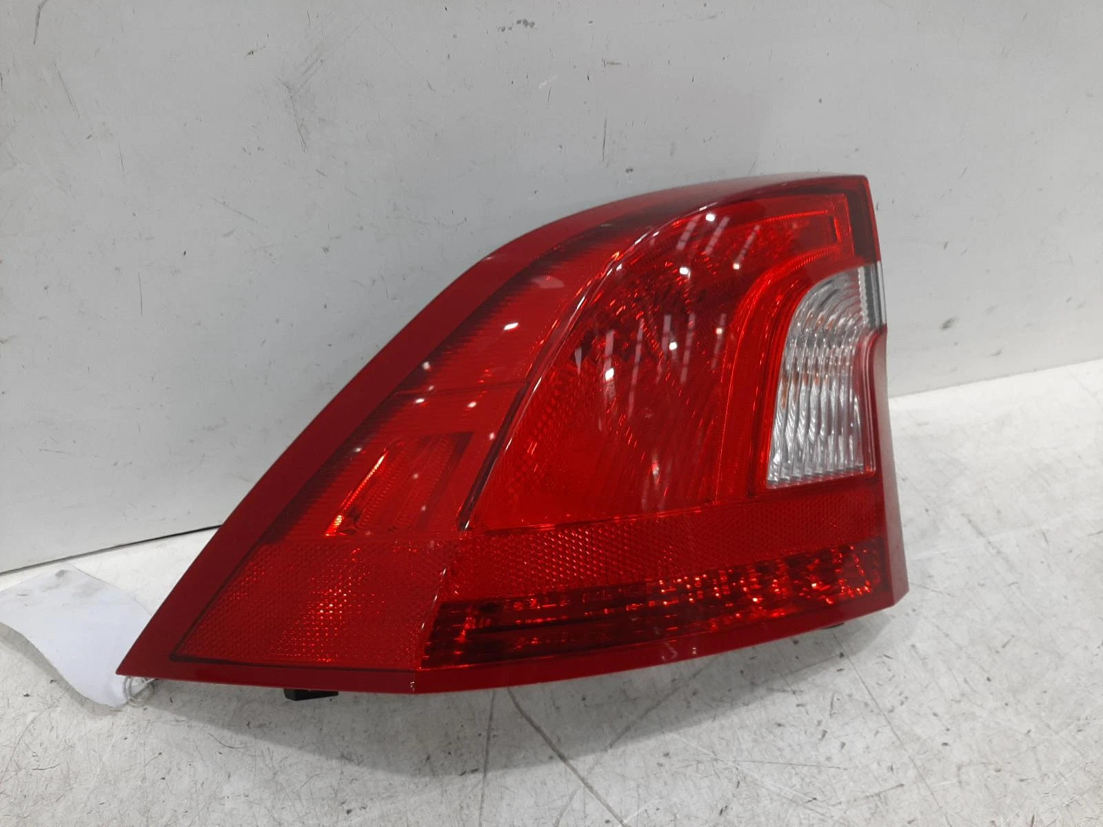 Volvo S60 Mk2 Outer N/S Passengers Left Rear Taillight Tail Light 