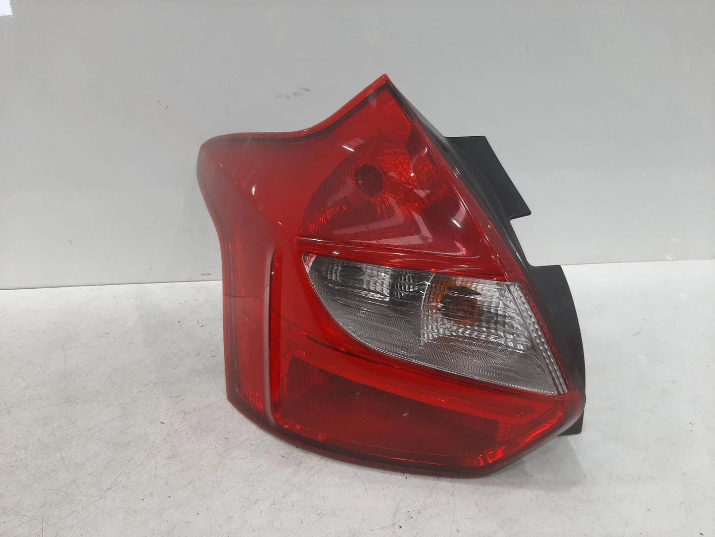 Ford Focus Mk3 N/S Passengers Left Rear Taillight Tail Light 