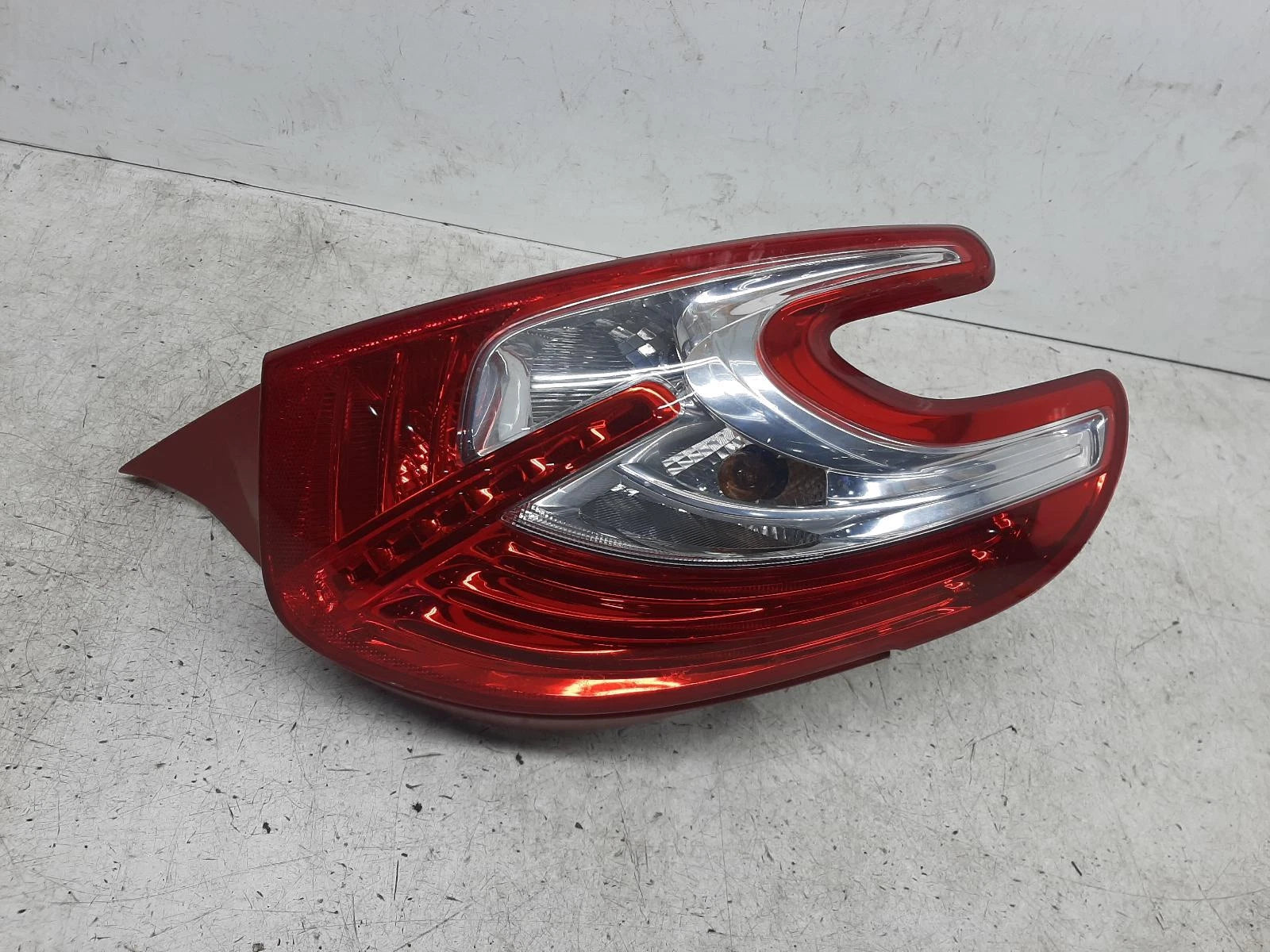 Peugeot 208 Mk1 N/S Passengers Left Rear Taillight Tail Light 