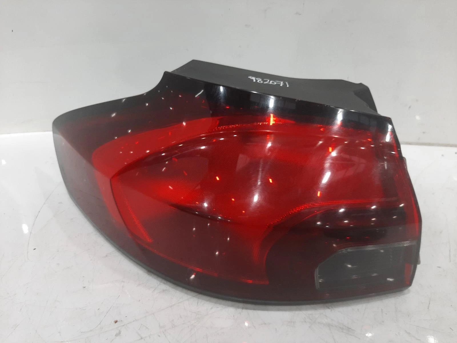 Opel Zafira Outer Passengers Left Rear Taillight Tail Light 