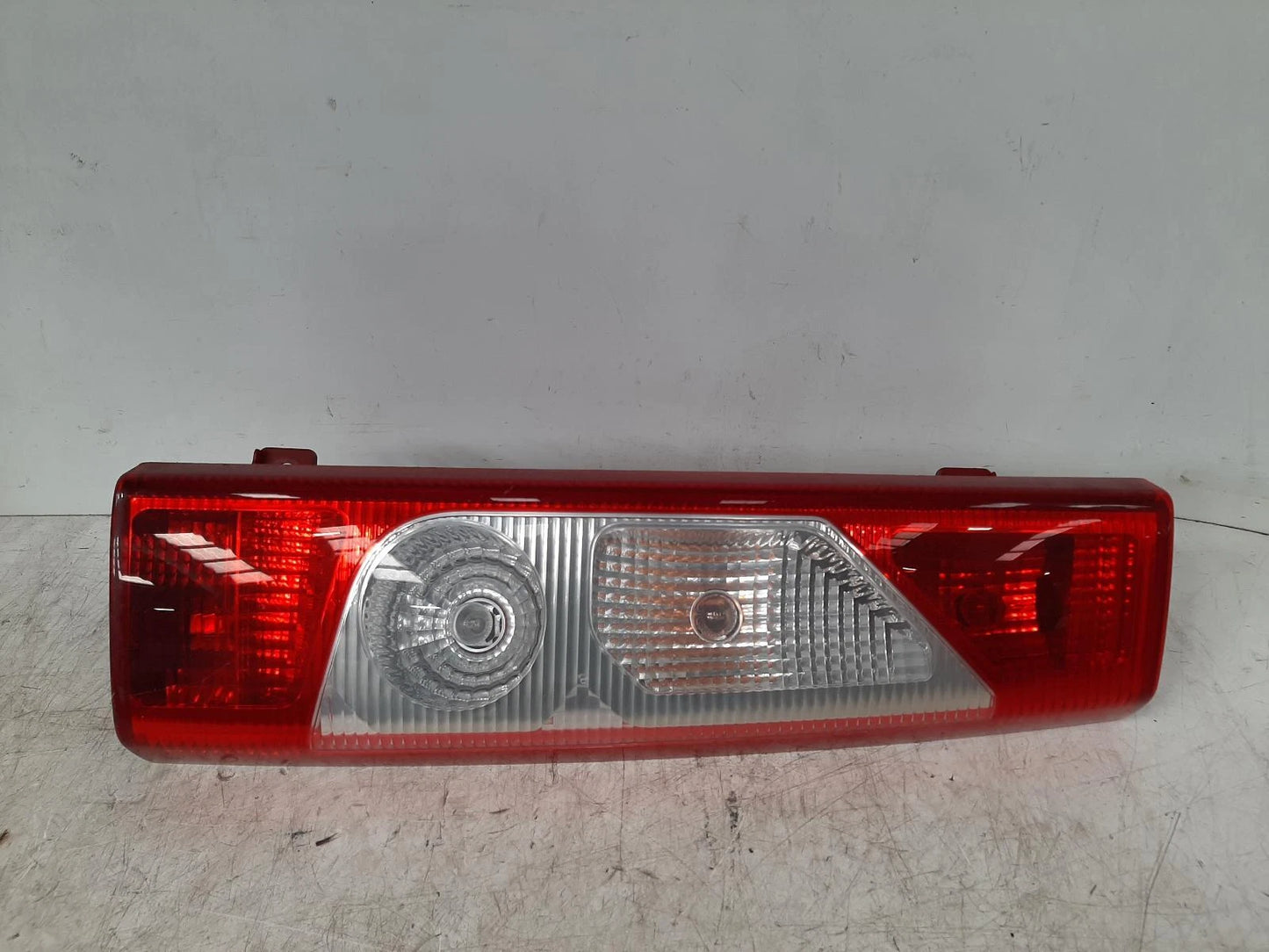Peugeot Expert Mk2 O/S Drivers Right Rear Bulb Taillight Tail Light 