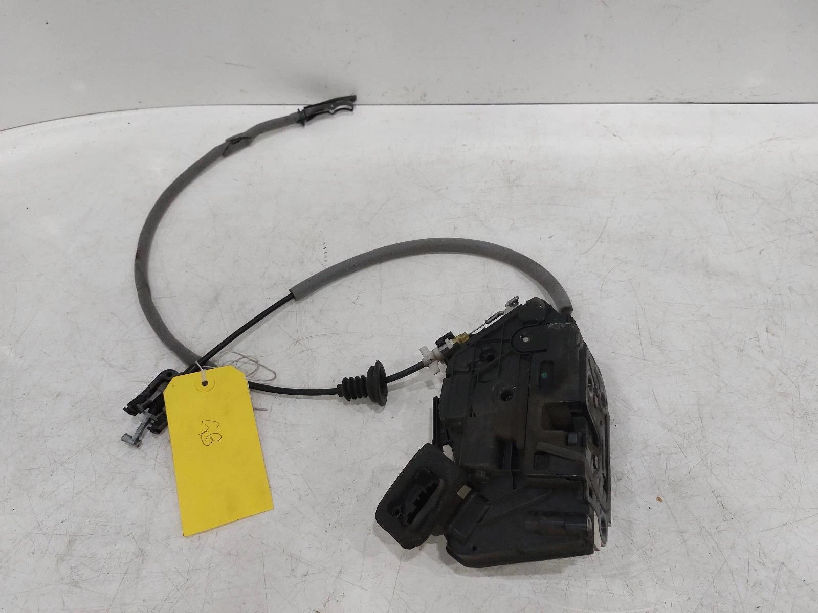 Volkswagen Polo Mk5 Front Left Door Lock Assembly 