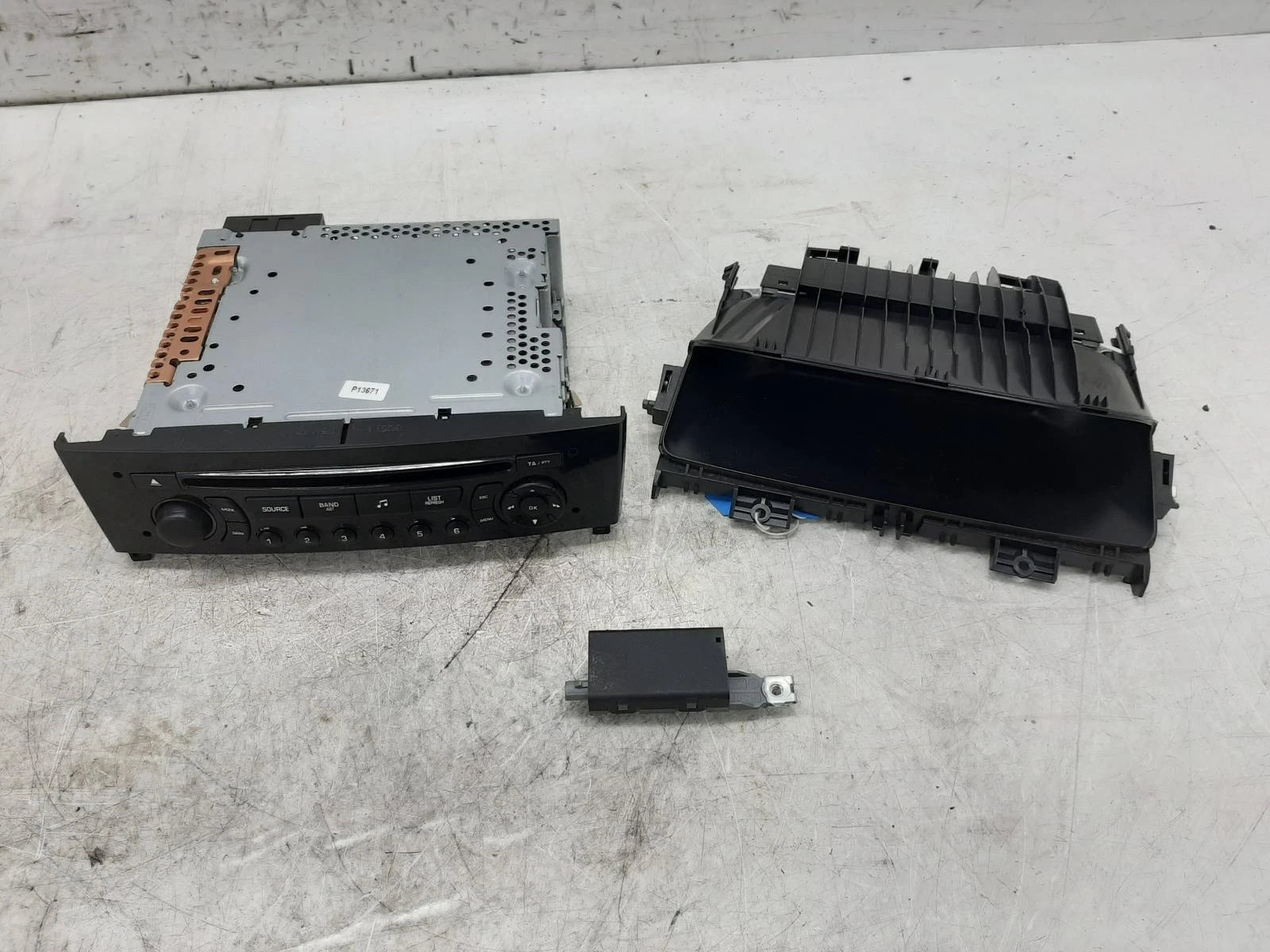 Peugeot Rcz Oem Radio/Cd/Stereo Head Unit 967665538001 