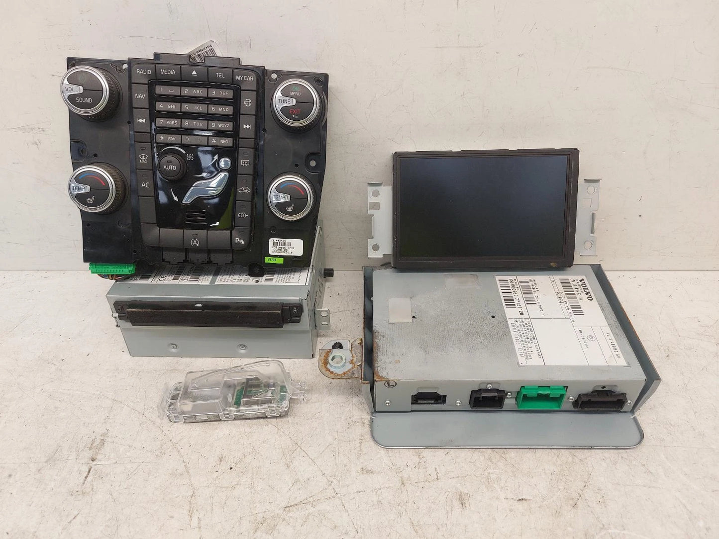 Volvo V60 Mk1 SAT. NAV. UNIT Satellite Navigation Head Unit 