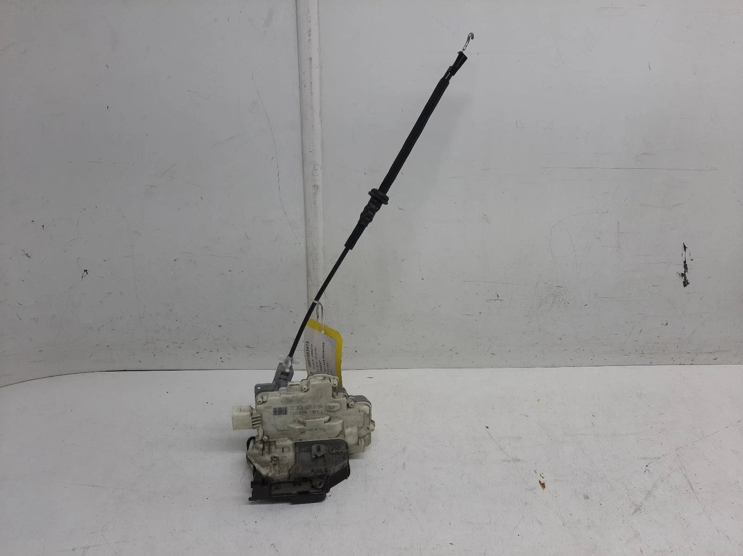 Volkswagen Passat Front Left Door Lock Assembly 