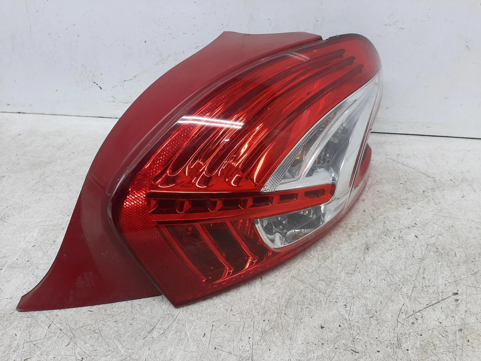 Peugeot 208 Mk1 O/S Drivers Right Rear Taillight Tail Light 