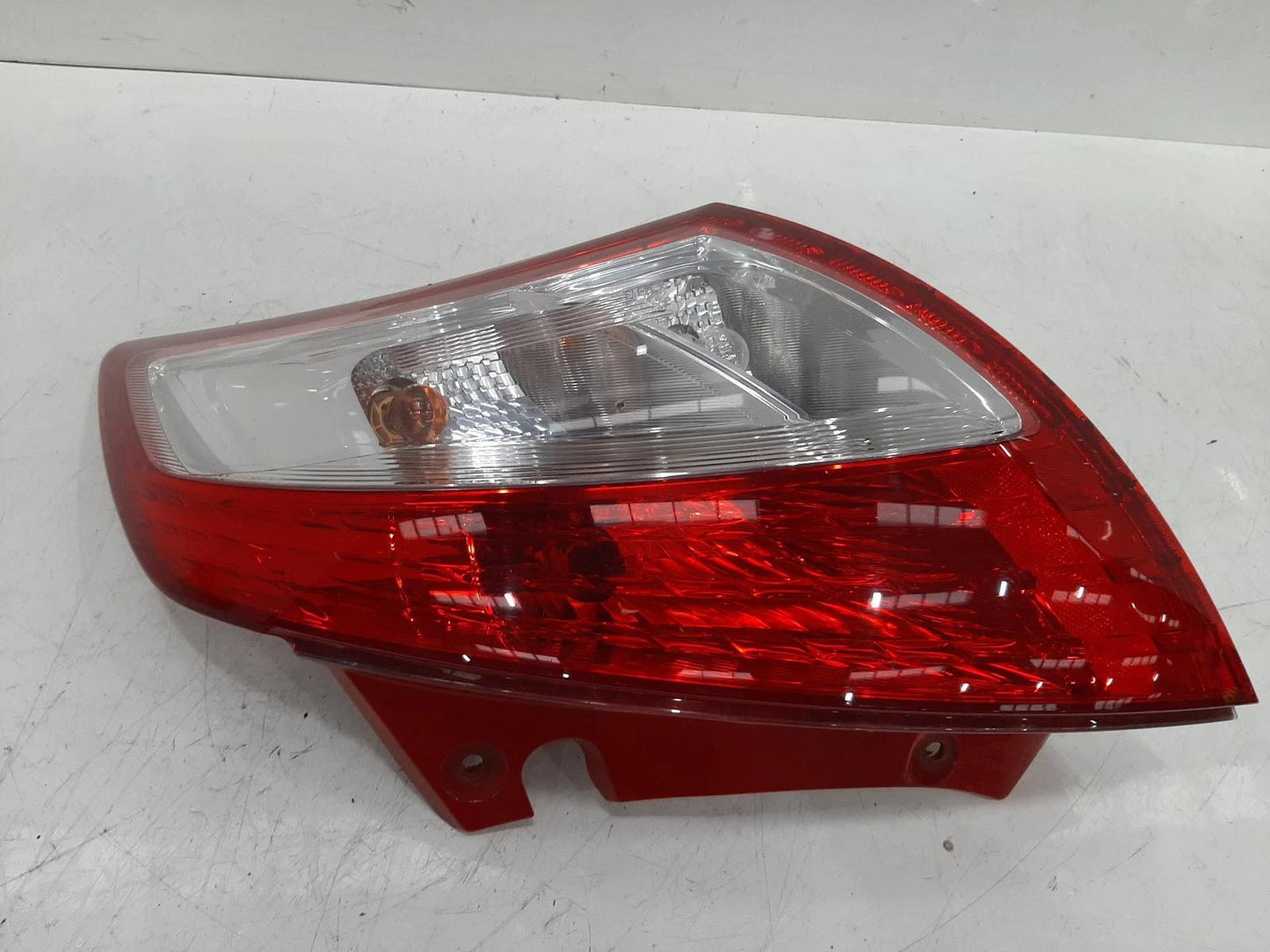 Suzuki Swift Mk3 O/S Right Rear Bulb Type Taillight Tail Light Red/Clear 