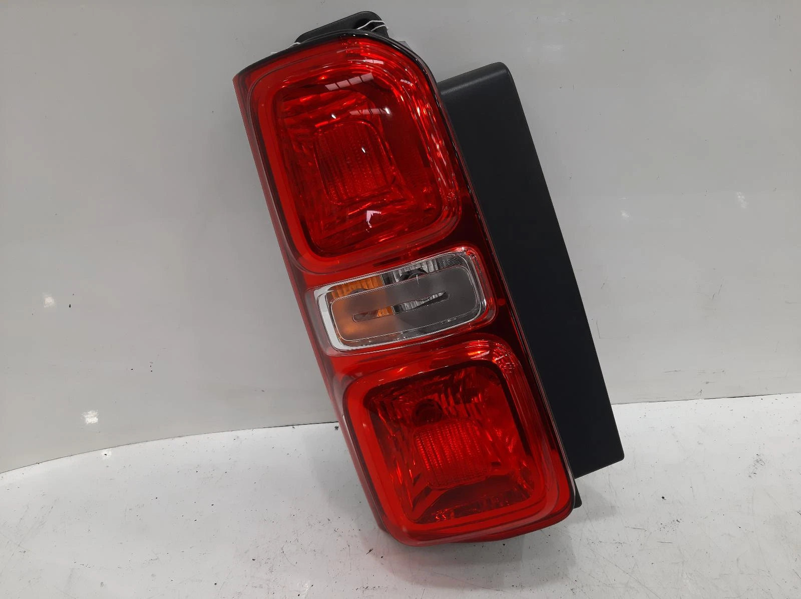 Peugeot Expert Mk3 N/S Passengers Left Rear Taillight Tail Light 