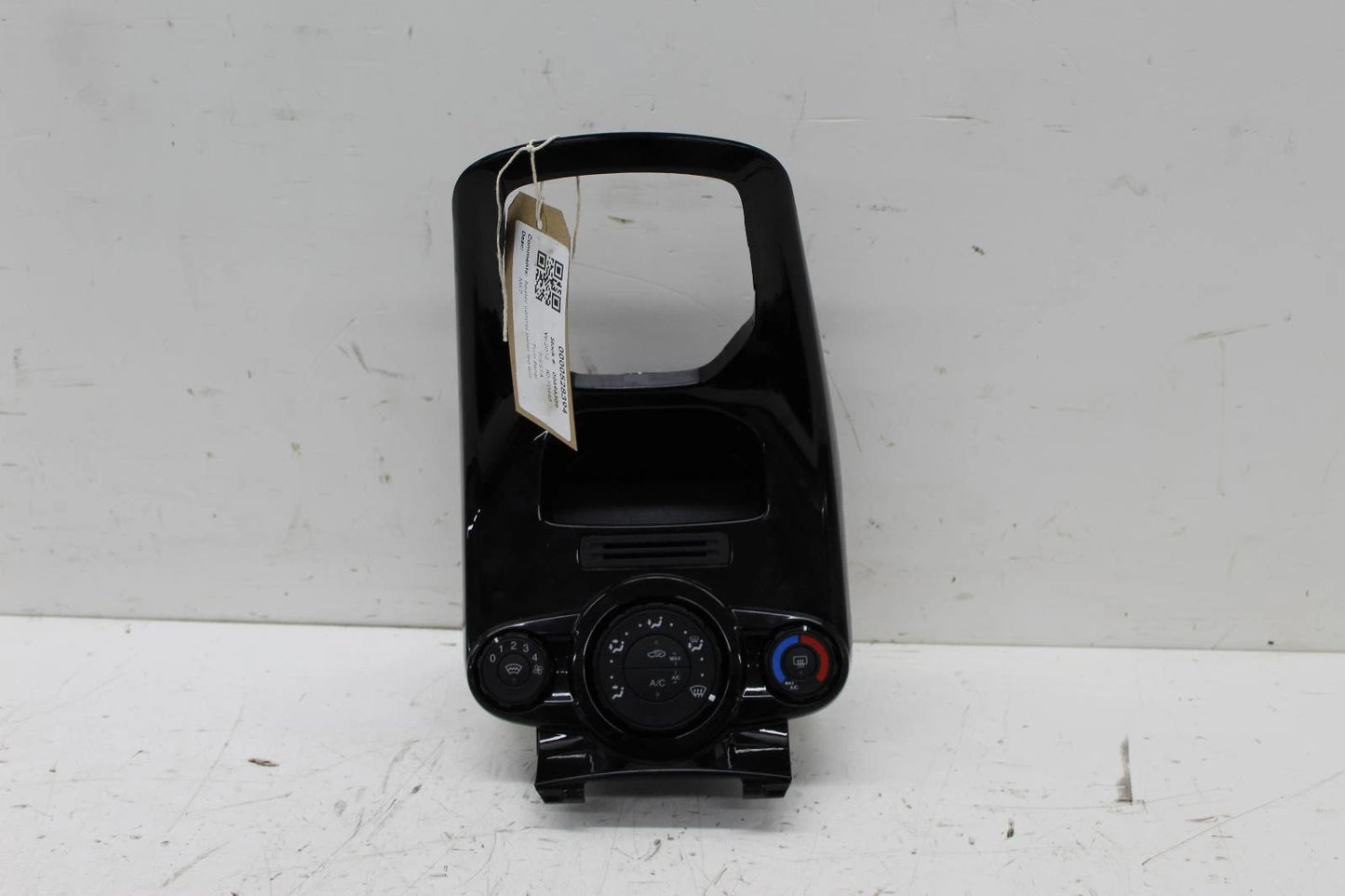 Ford Fiesta Heater Controls And Trim Panel 