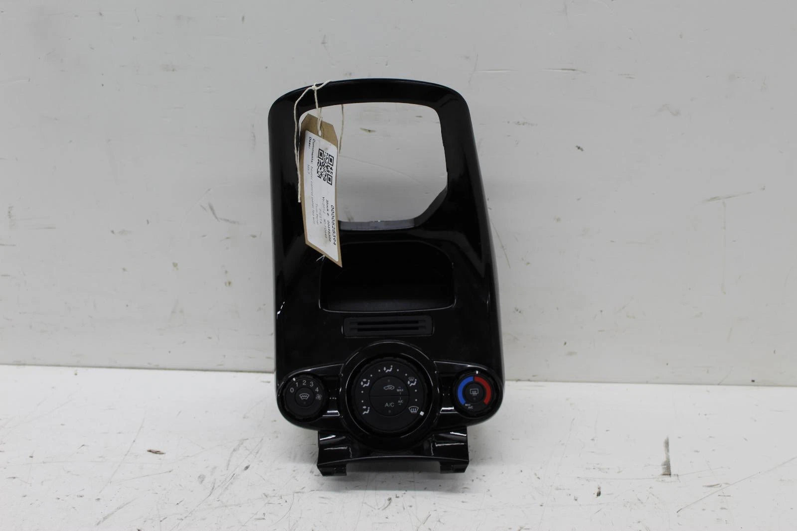 Ford Fiesta Heater Controls And Trim Panel 