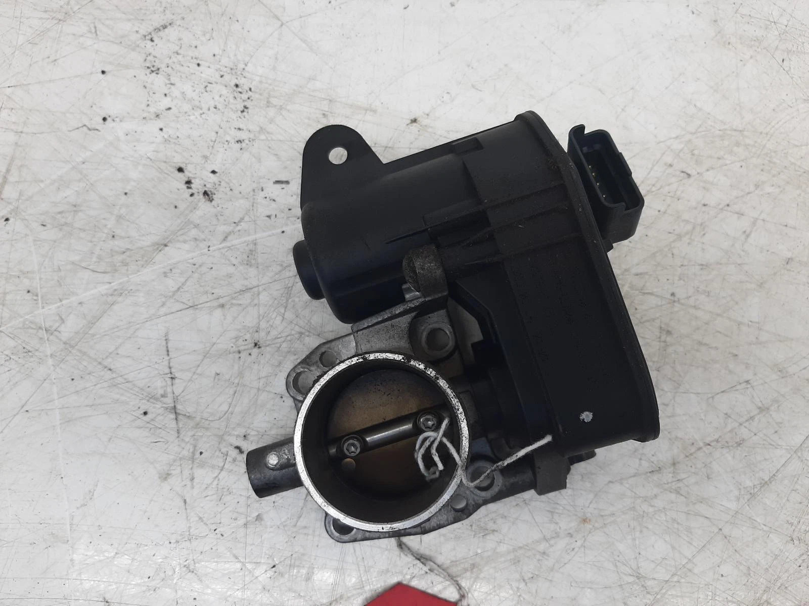 Peugeot 208 Mk1 EB0 (ZMZ) 1.0LPetrol 5 Speed Manual THROTTLE BODY 
