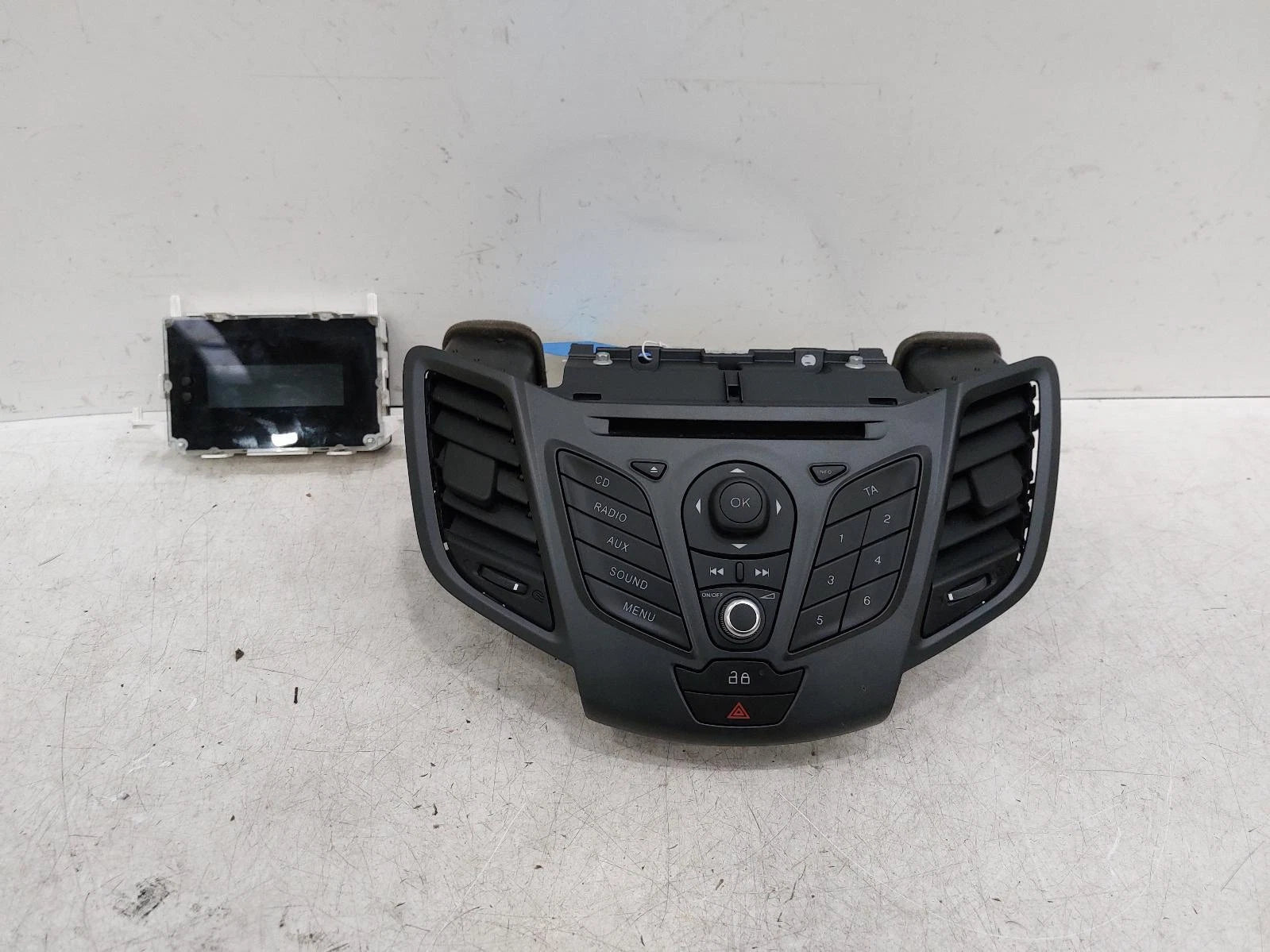 Ford Fiesta Mk7 Radio/CD/Stereo Head Unit No Code Available 