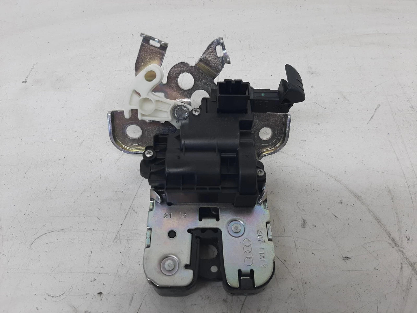 Audi A1 Mk1 (8X) Tailgate Lock Assembly 8R0827505 