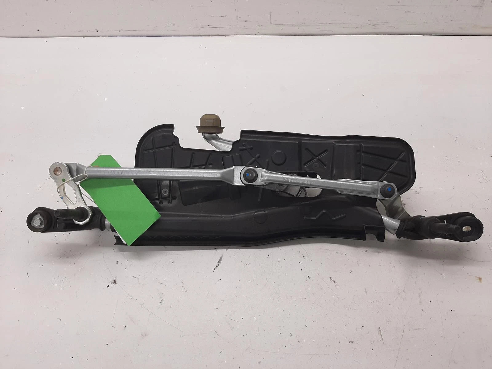 Peugeot 208 Valeo Front Wiper Motor With Linkage 9824534680 