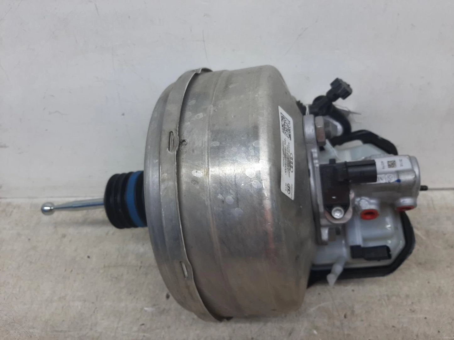 Audi A6 Mk5 (C8) OEM Brake Servo 