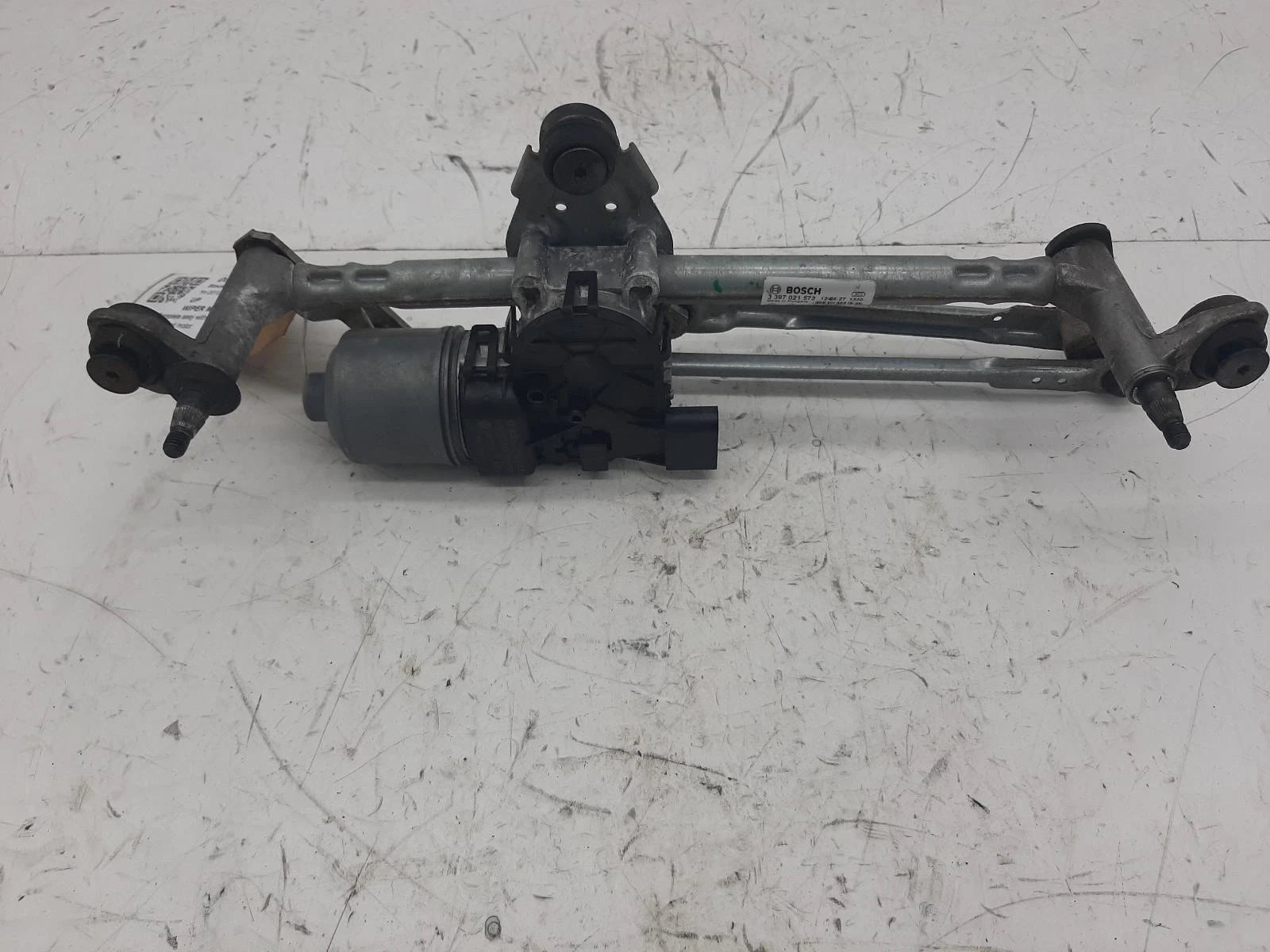 Volkswagen VOLKSWAGEN UP Valeo Front Wiper Motor With Linkage 