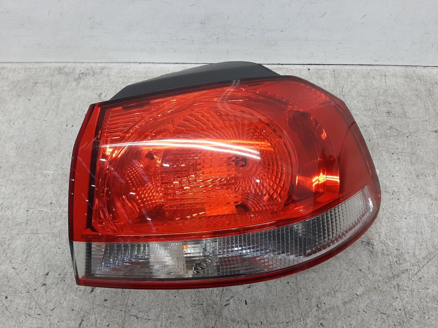 Volkswagen Golf Mk6 (5K) O/S Drivers Right Rear Outer Taillight Tail Light 