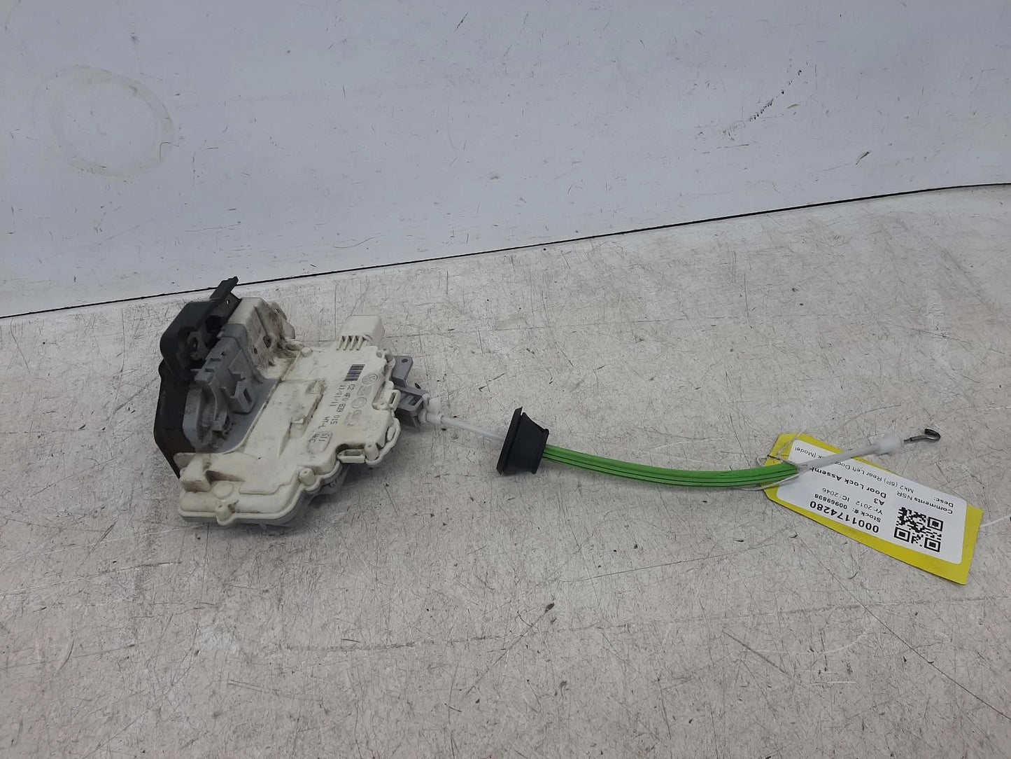 Audi A3 Mk2 (8P) N/S Left Rear Door Lock Assembly 