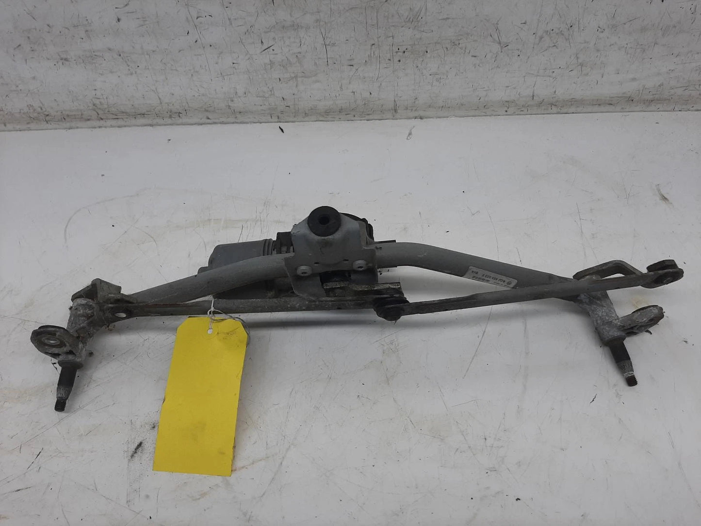 Volkswagen Polo Front Wiper Motor With Linkage 