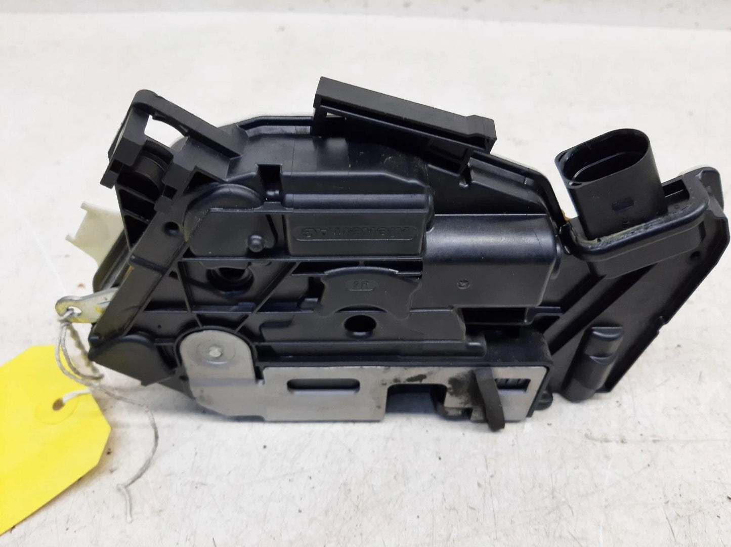 Volkswagen Transporter T6 Right Front Door Lock Assembly 