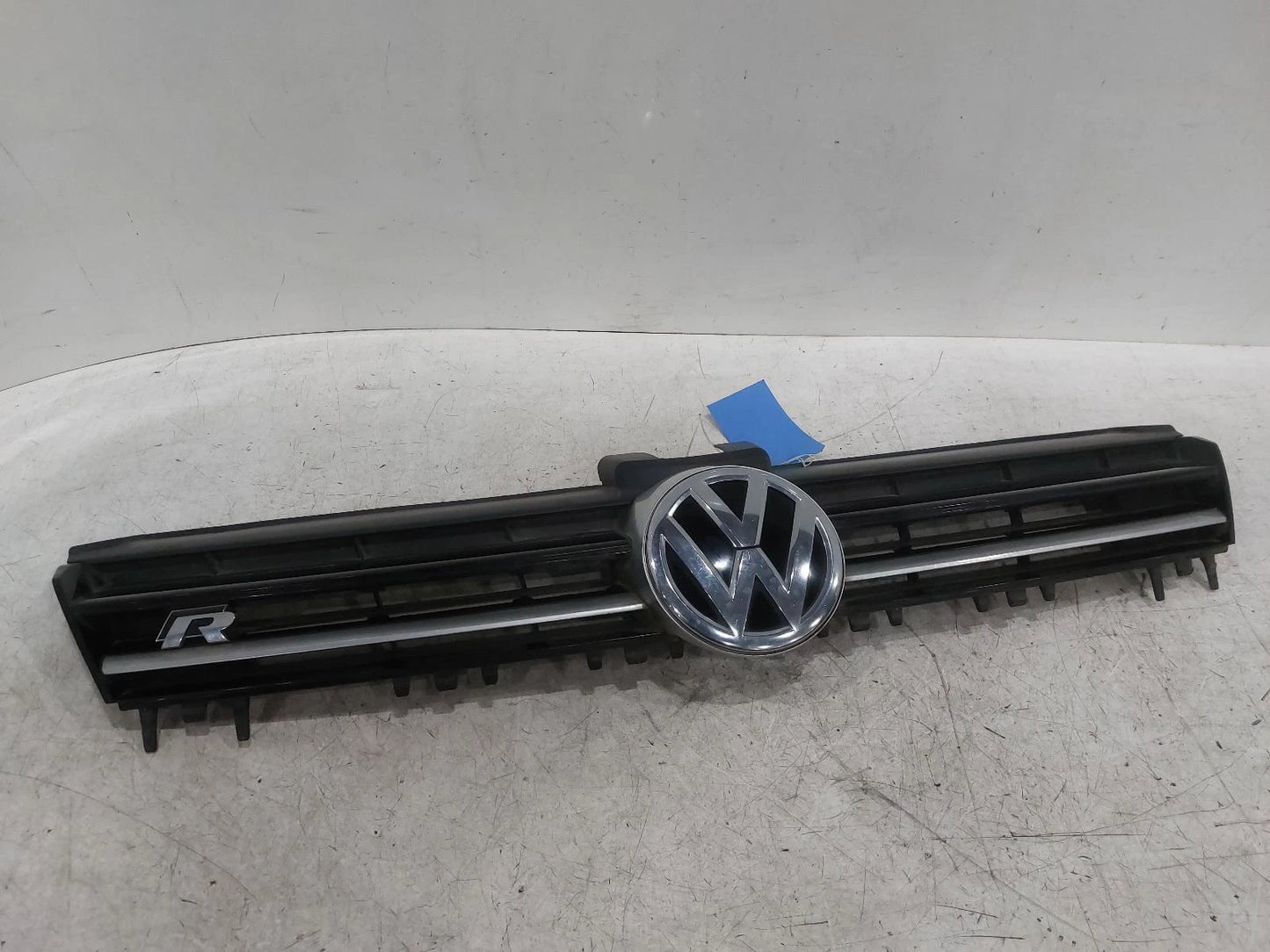 Volkswagen Golf Mk7 (5G) Front Centre Grille Grill 