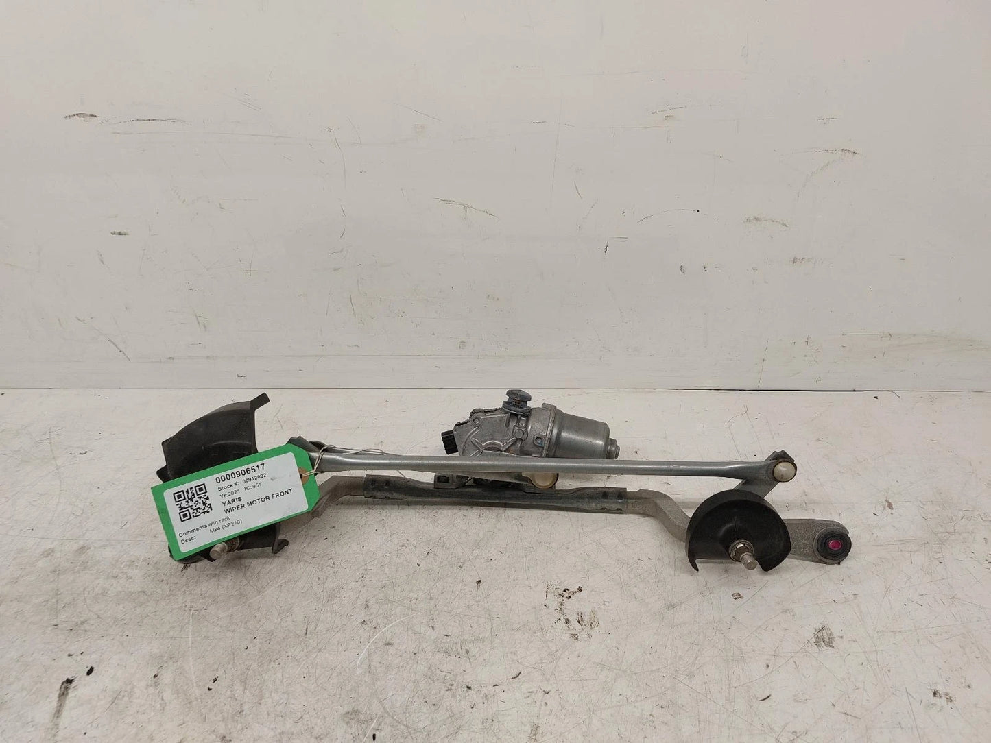 Toyota Yaris Mk4 (XP210) Front Wiper Motor With Rack 