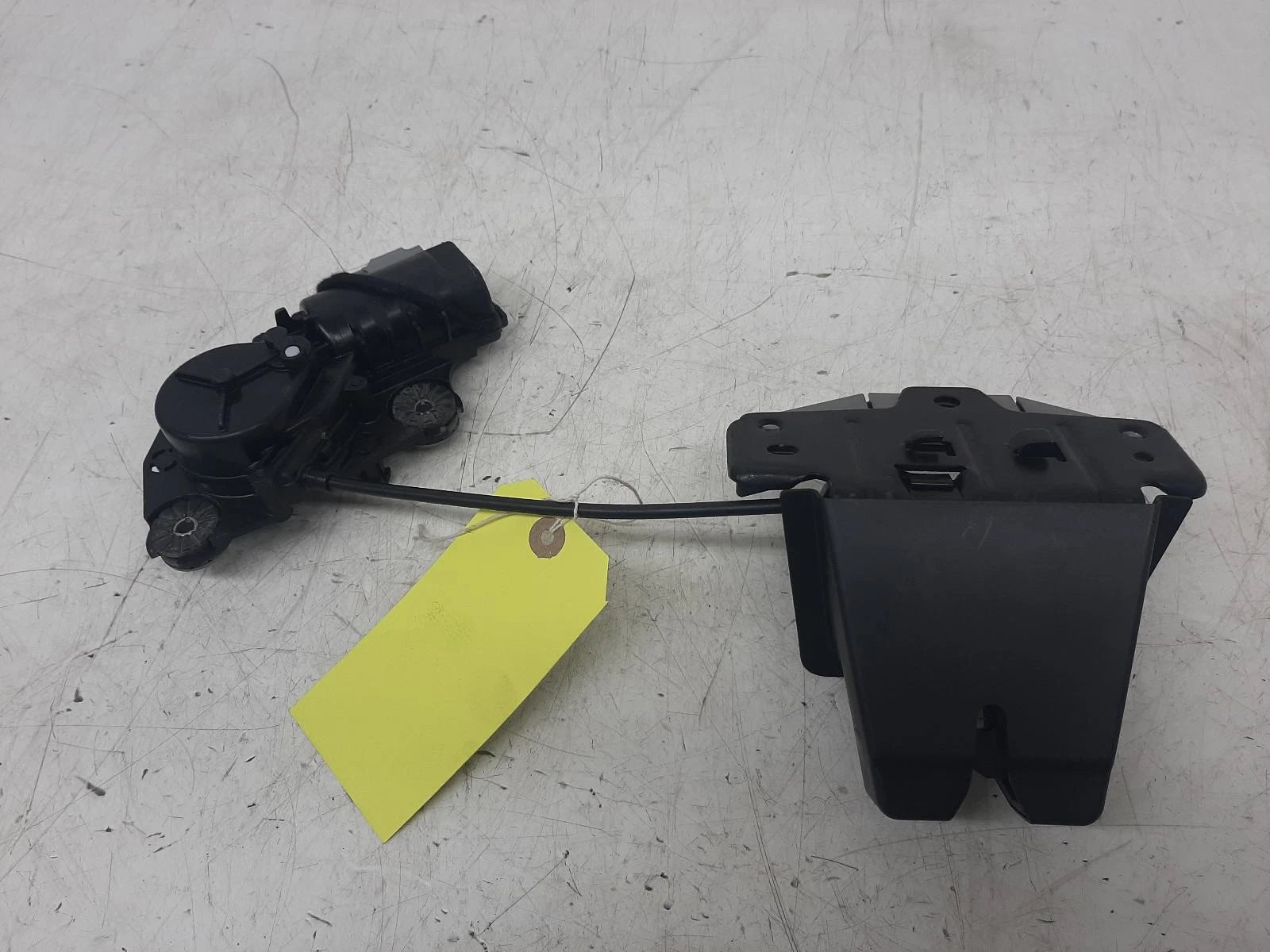 Volvo Xc60 Mk2 Tailgate Lock Assembly 2 / 6 Pin Plug 