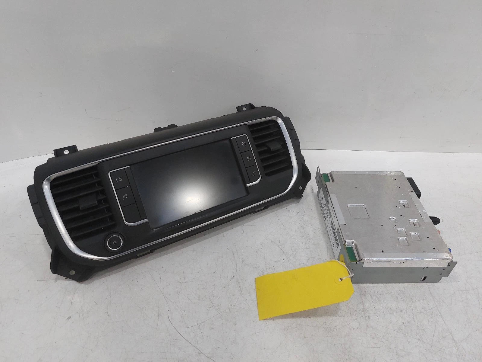 Peugeot Expert Mk3 OEM Radio/CD/Stereo Head Unit No Code Available 