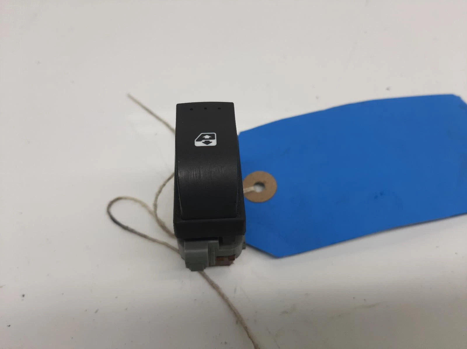 Opel Vivaro Mk1 Van Passengers Window Switch 