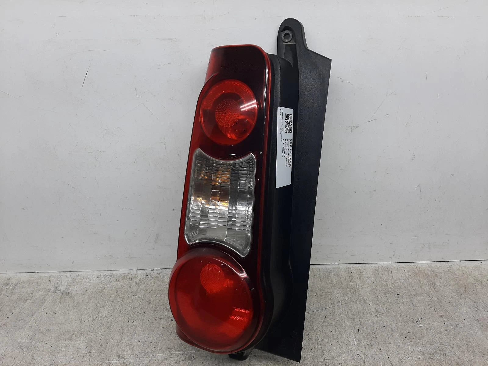 Peugeot Partner Mk2 N/S Passengers Left Rear Taillight Tail Light 