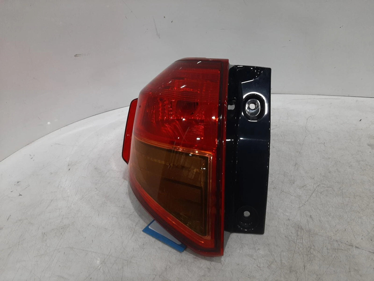 Suzuki Vitara Mk4 N/S Passengers Left Rear Outer Taillight Tail Light 