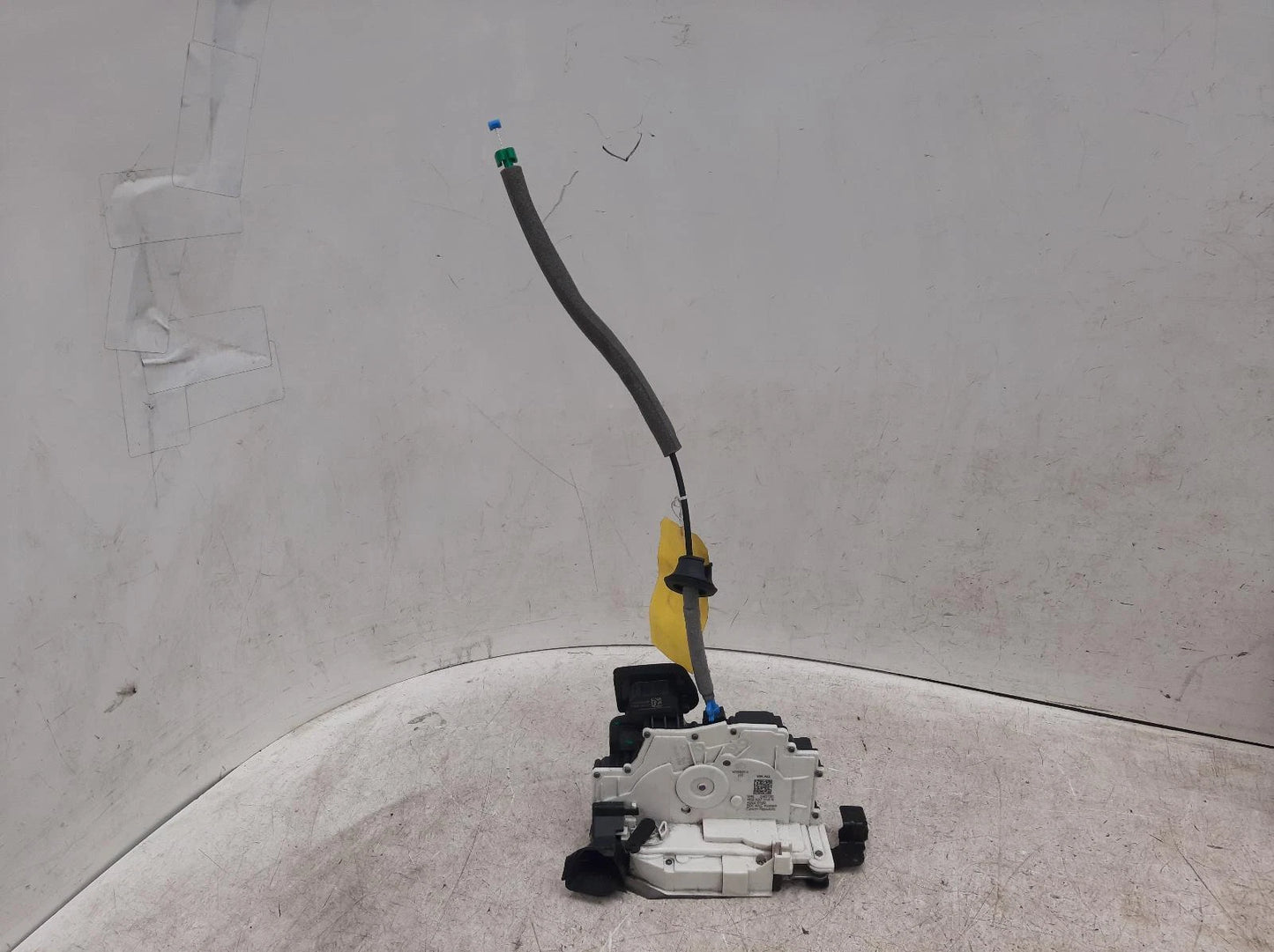 Audi A6 Mk5 (C8) O/S Drivers Right Front Door Lock Assembly 