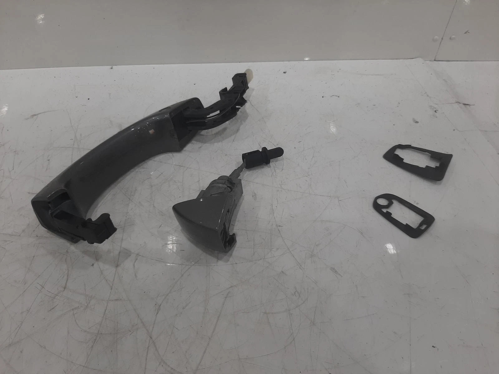 Audi Q7 Mk2 Right Front Outer DOOR HANDLE 