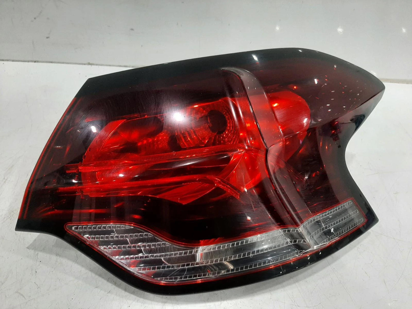 Citroen Ds4 Mk1 O/S Drivers Right Rear Outer Taillight Tail Light 