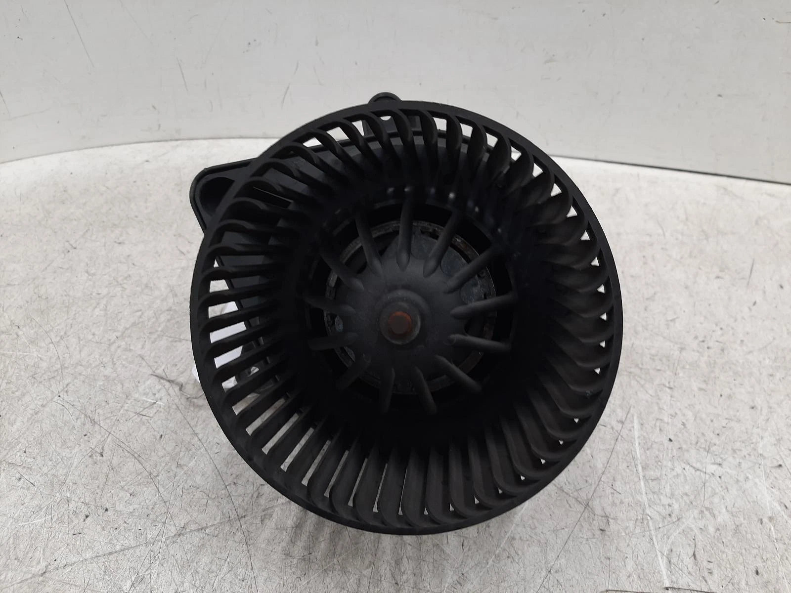 Opel Vivaro 2.0L Diesel Heater Blower Fan Assembly 