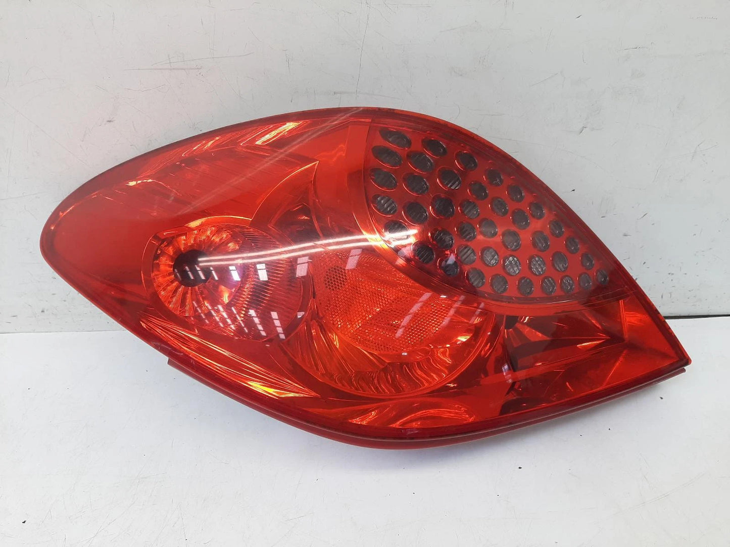 Peugeot 207 Drivers Right Rear Taillight Tail Light 