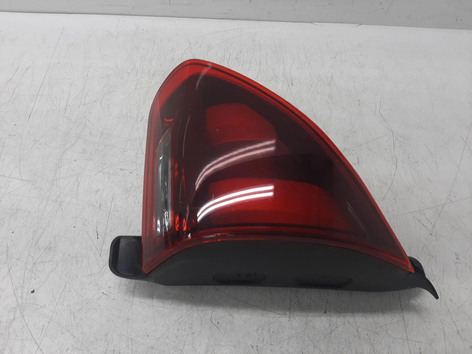 Peugeot 2008 Drivers Right Rear Inner Taillight Tail Light 9814757280 