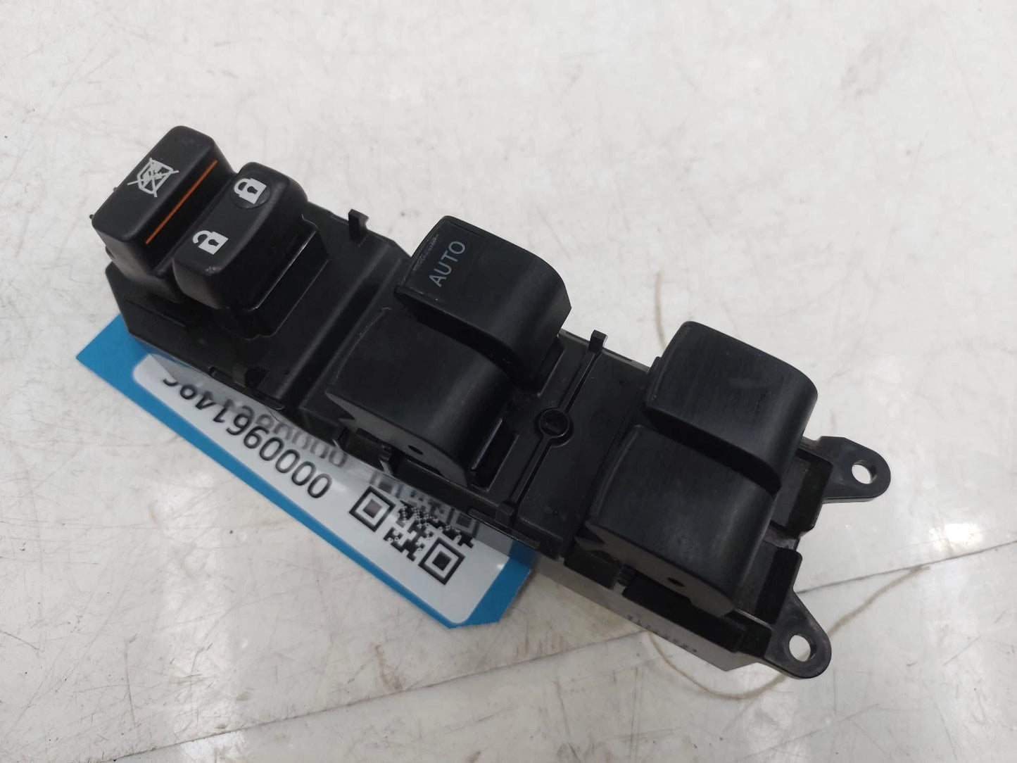 Toyota Urban Cruiser Front Right Window Switches 