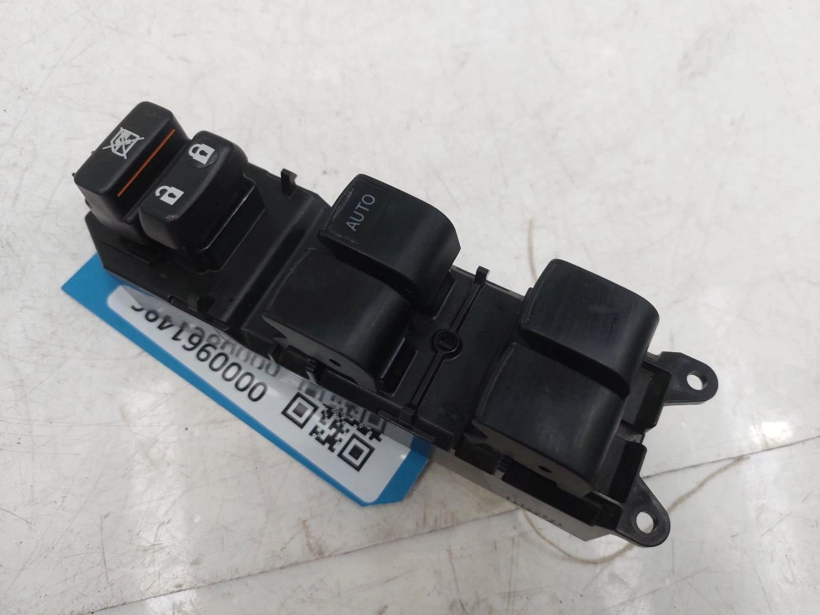 Toyota Urban Cruiser Front Right Window Switches 