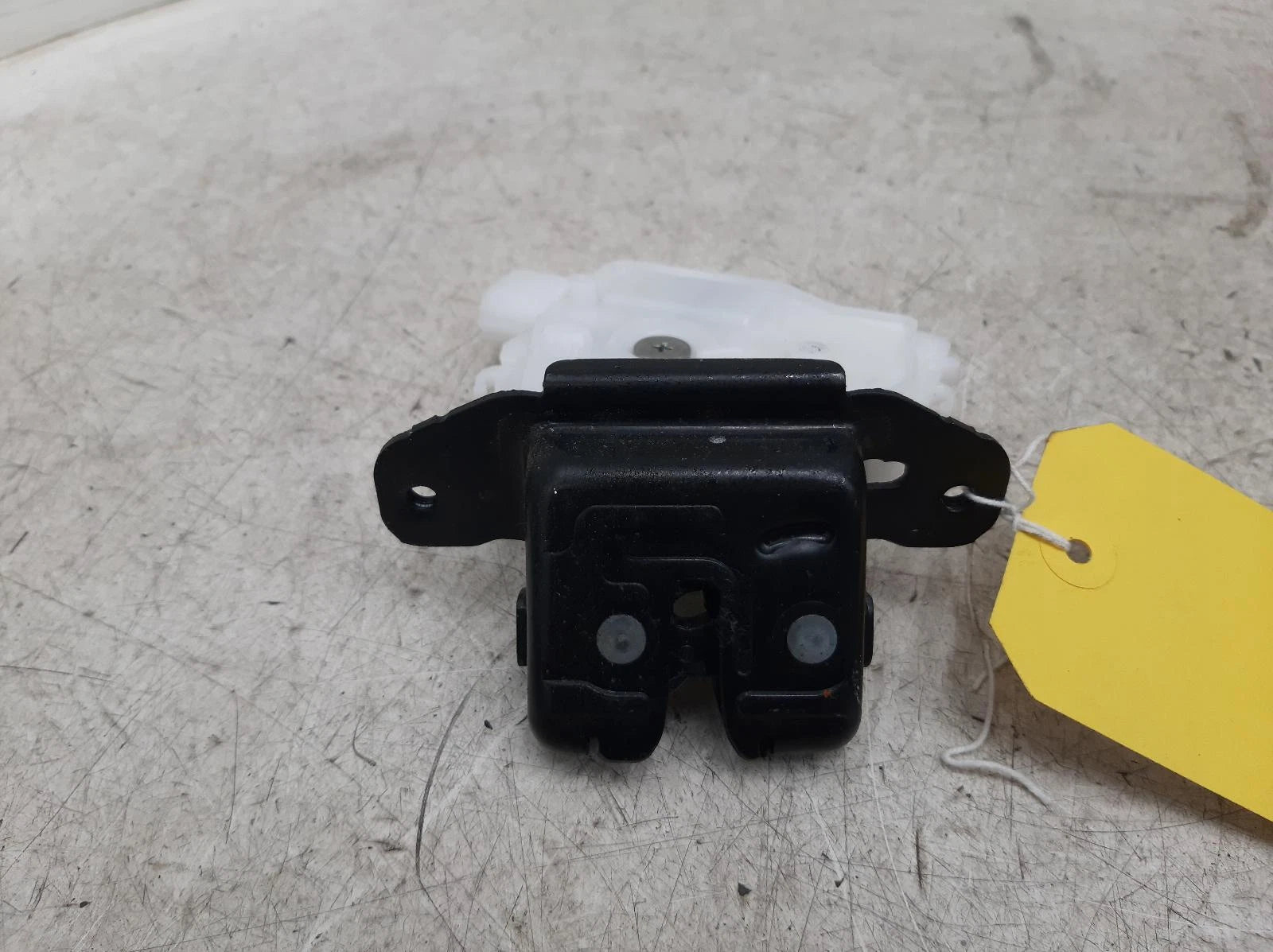 Toyota Yaris Mk4 Tailgate Lock Assembly 