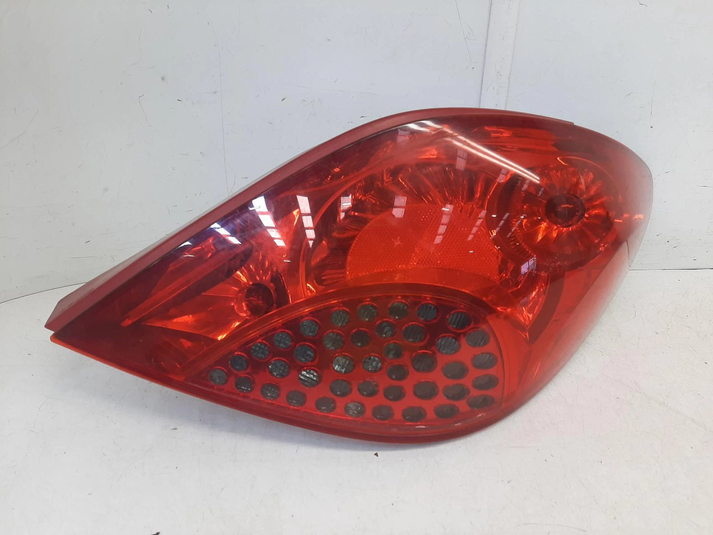 Peugeot 207 Mk1 O/S Drivers Right Rear Taillight Tail Light 