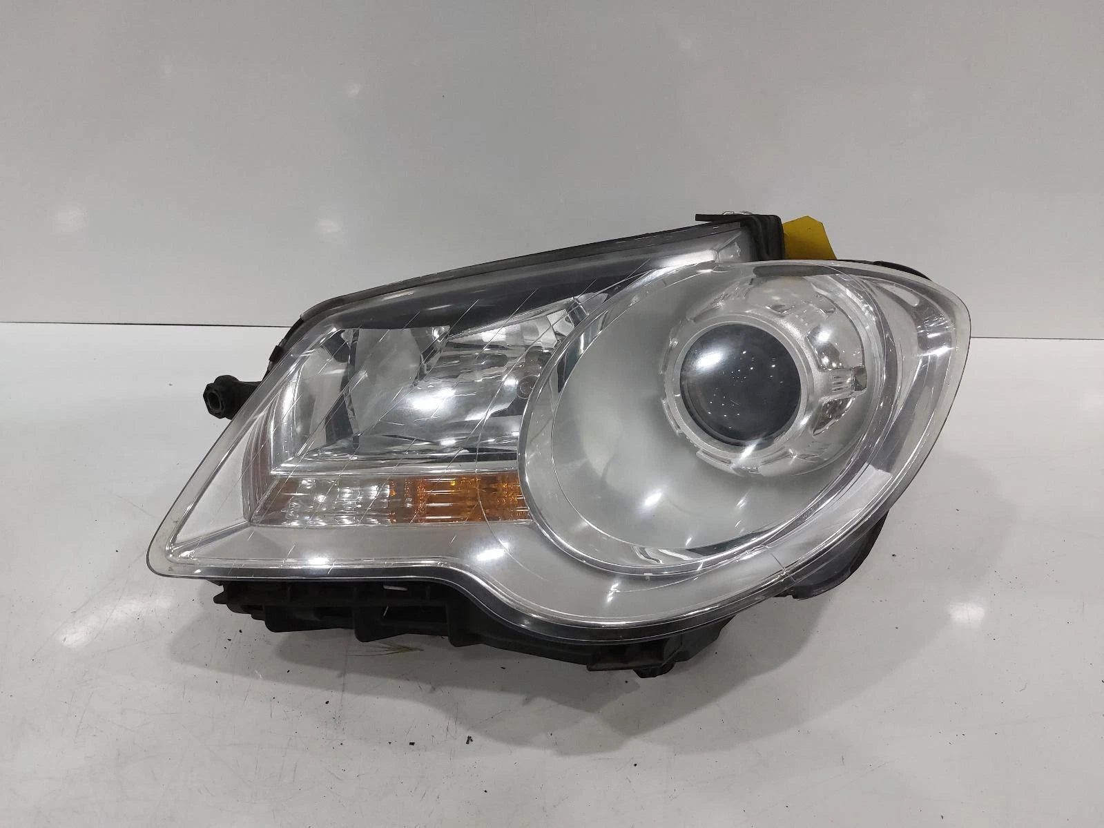 Volkswagen Touran Mk1 Facelift N/S Passengers Left Front Headlight Headlamp 
