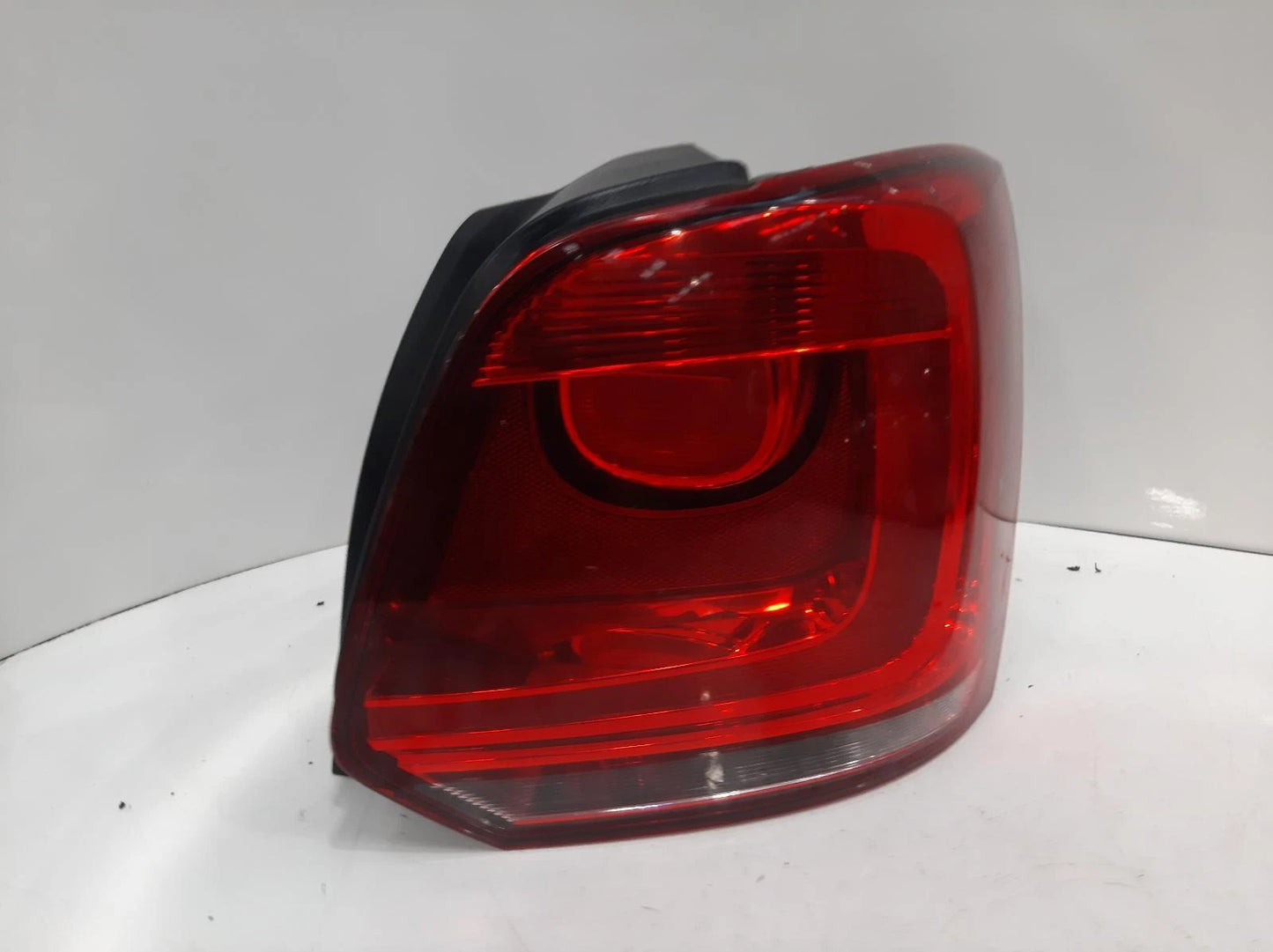 Volkswagen Polo 6R Drivers Right Rear Bulb Type Taillight Tail Light 