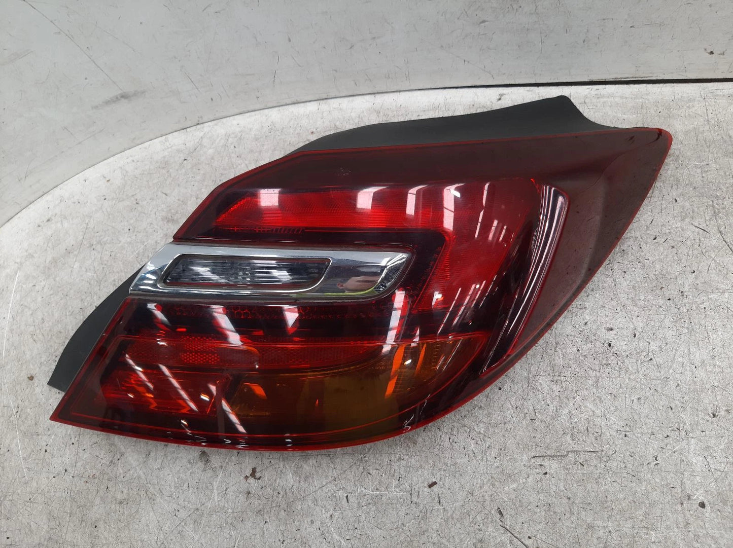 Opel Insignia Mk1 Facelift O/S Drivers Right Rear Taillight Tail Light 
