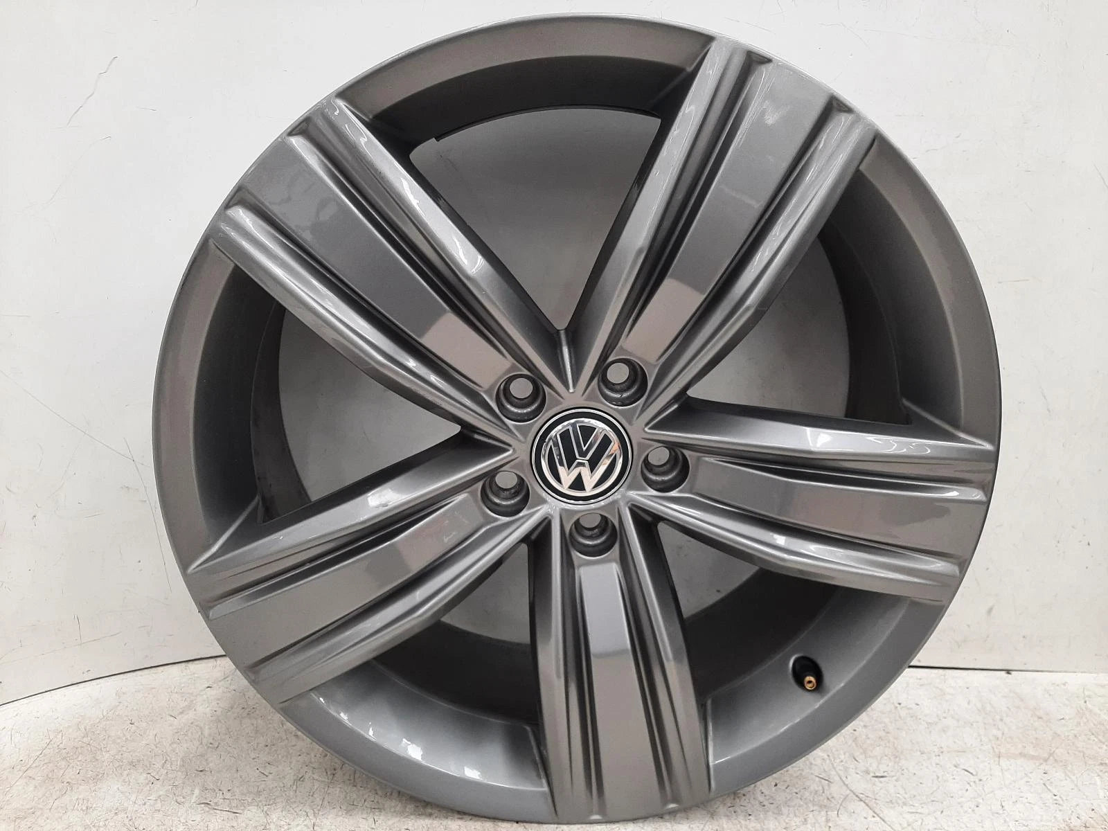 Volkswagen Tiguan Mk2 Alloy Wheel 7jx19 