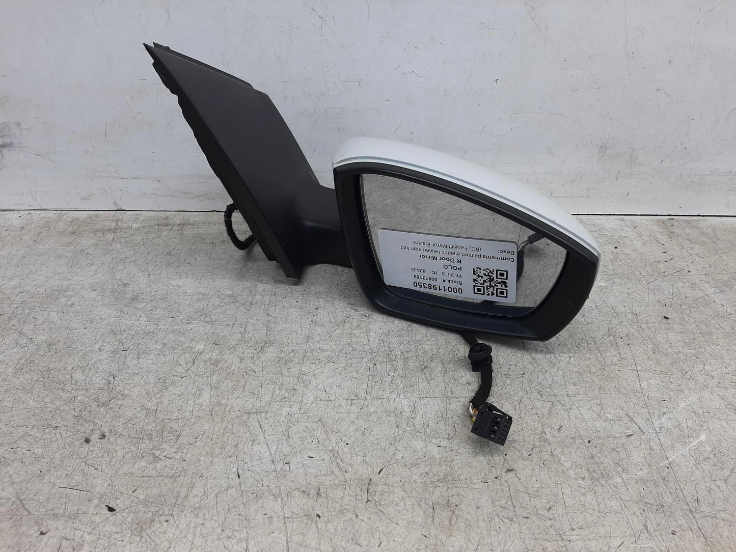 Volkswagen Polo White O/S Drivers Right Door Wing Mirror 