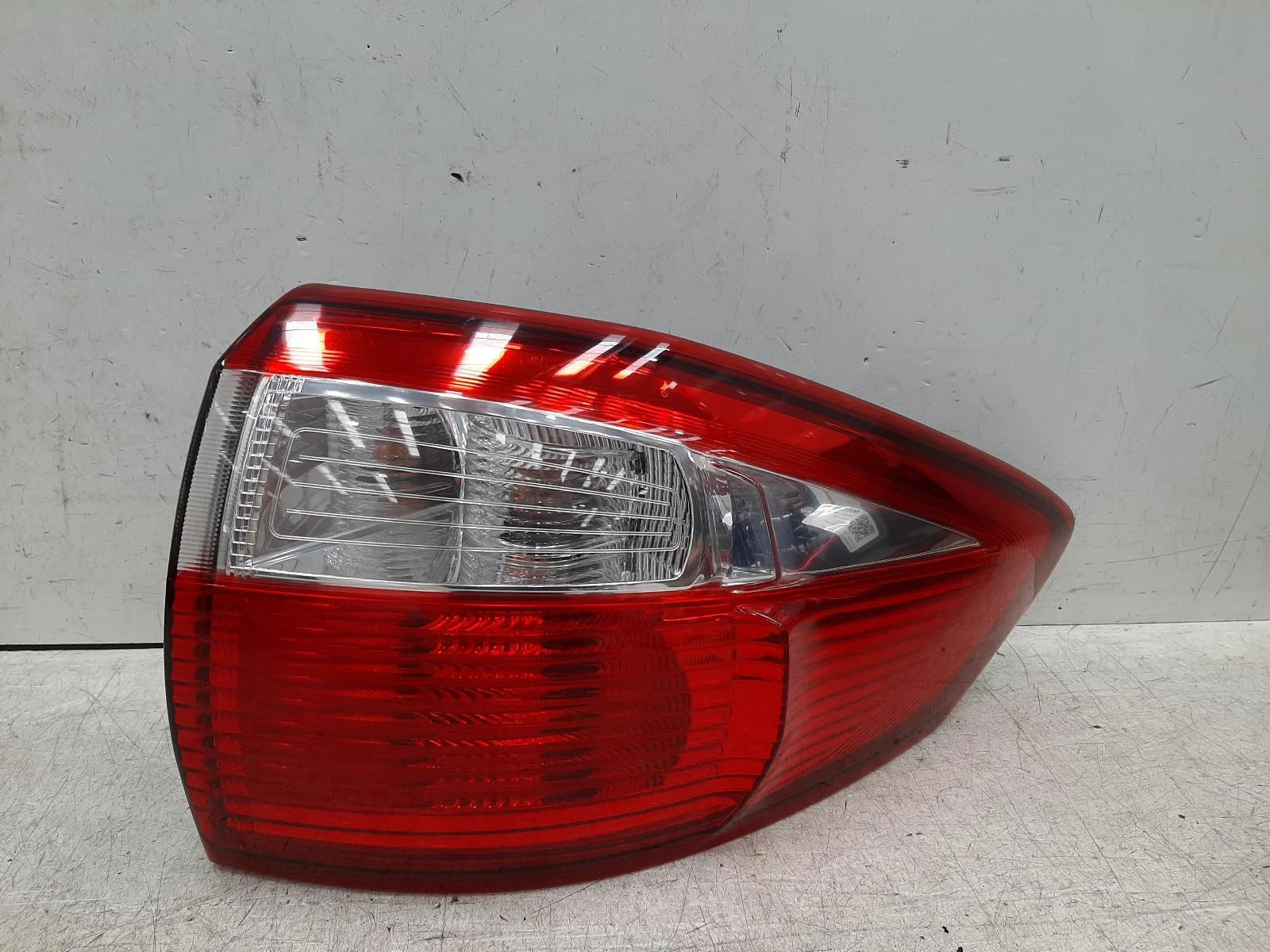 Ford Focus C Max Mk2 O/S Drivers Right Rear Outer Taillight Tail Light 