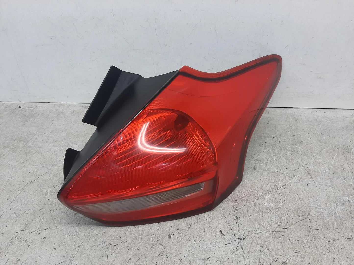 Ford Focus Mk3 Facelift O/S Drivers Right Rear Taillight Tail Light 
