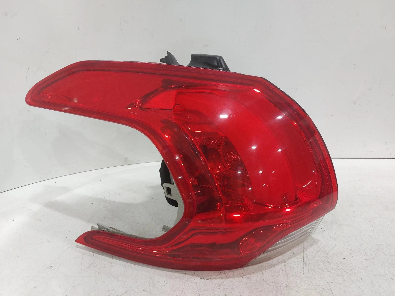 Peugeot 2008 Mk1 Outer N/S Passengers Left Rear Taillight Tail Light 